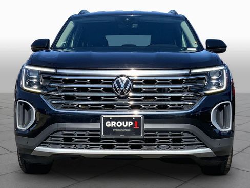 Used 2024 Volkswagen Atlas SE AWD/4WD image 2