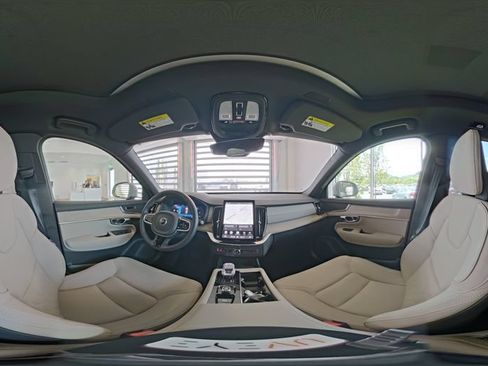 Certified 2026 Volvo XC90 B5 Core AWD/4WD image 22