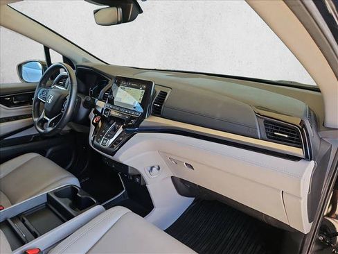 Used 2021 Honda Odyssey Touring image 25