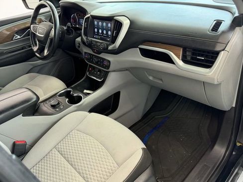 Used 2018 GMC Terrain SLE w/ Driver Convenience Package FWD image 16