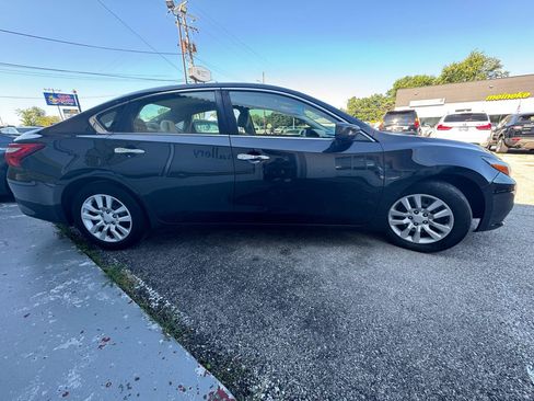 Used 2016 Nissan Altima 2.5 S w/ Power Driver Seat Package FWD image 8