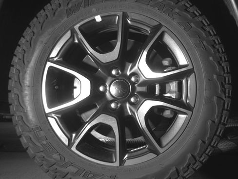 Used 2025 Jeep Compass Trailhawk AWD/4WD image 13