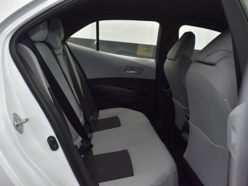 Used 2025 Toyota Corolla SE image 10