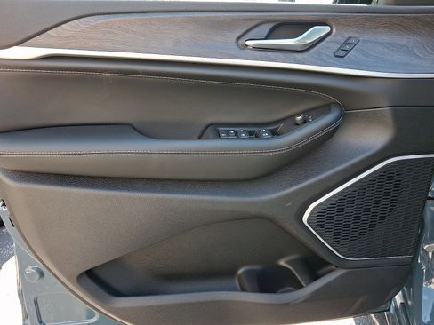 New 2026 Jeep Grand Cherokee Limited AWD/4WD image 8