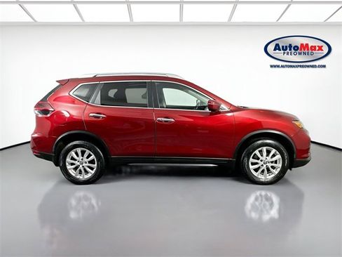 Used 2018 Nissan Rogue SV image 9