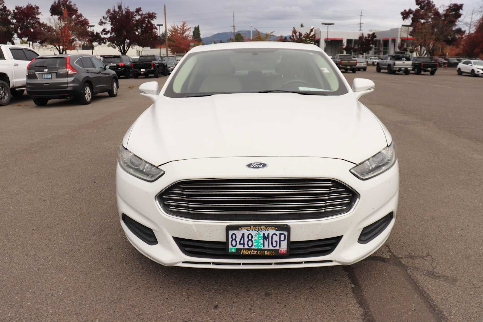 Used 2016 Ford Fusion SE FWD image 2