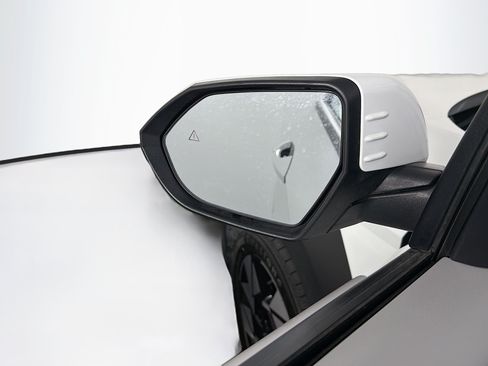 Used 2025 Hyundai Kona SEL FWD image 16