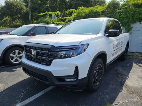 Used 2025 Honda Ridgeline Sport+ image 2