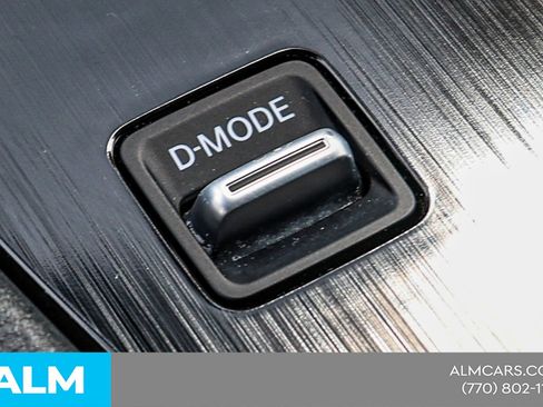 Used 2025 Nissan Rogue SV image 34