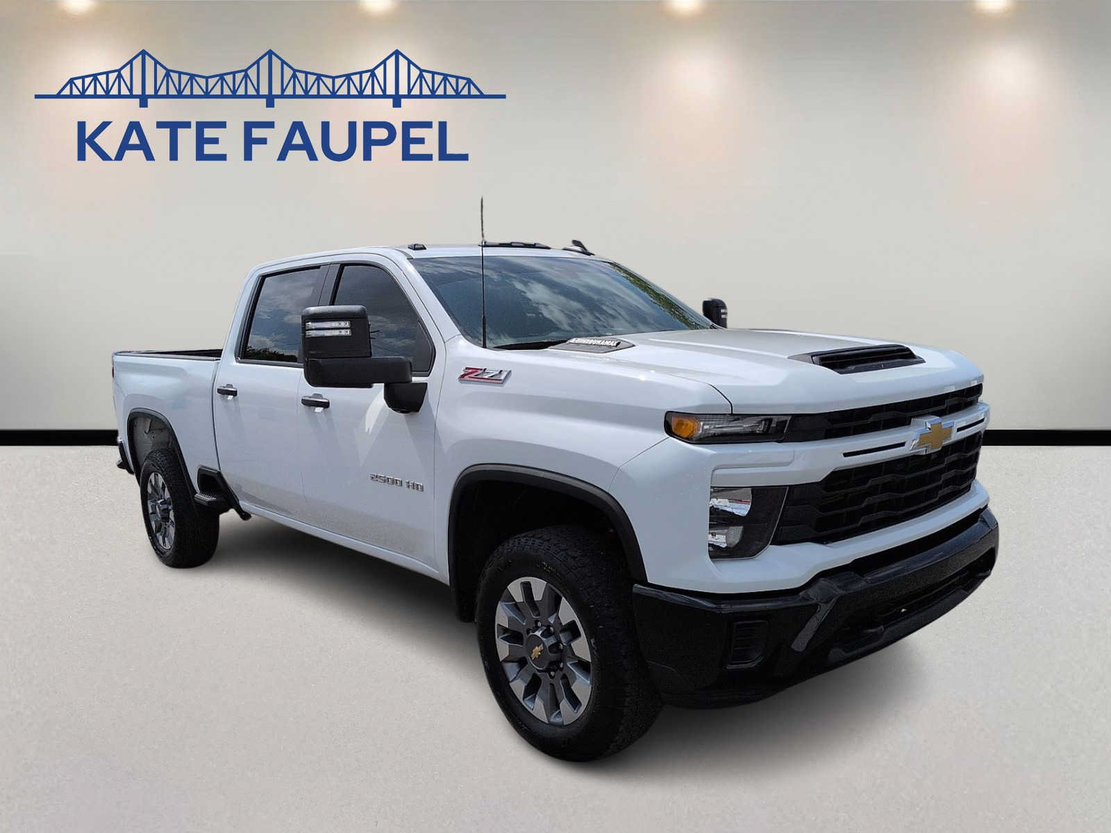 Used 2024 Chevrolet Silverado 2500 Custom w/ Custom Value Package AWD/4WD image 1