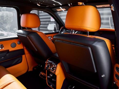 Used 2024 Rolls-Royce Cullinan Black Badge AWD/4WD image 46