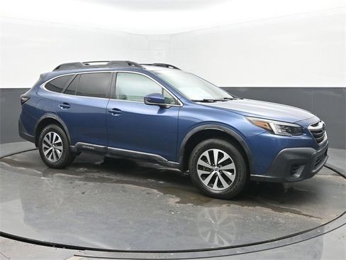 Used 2020 Subaru Outback Premium image 7
