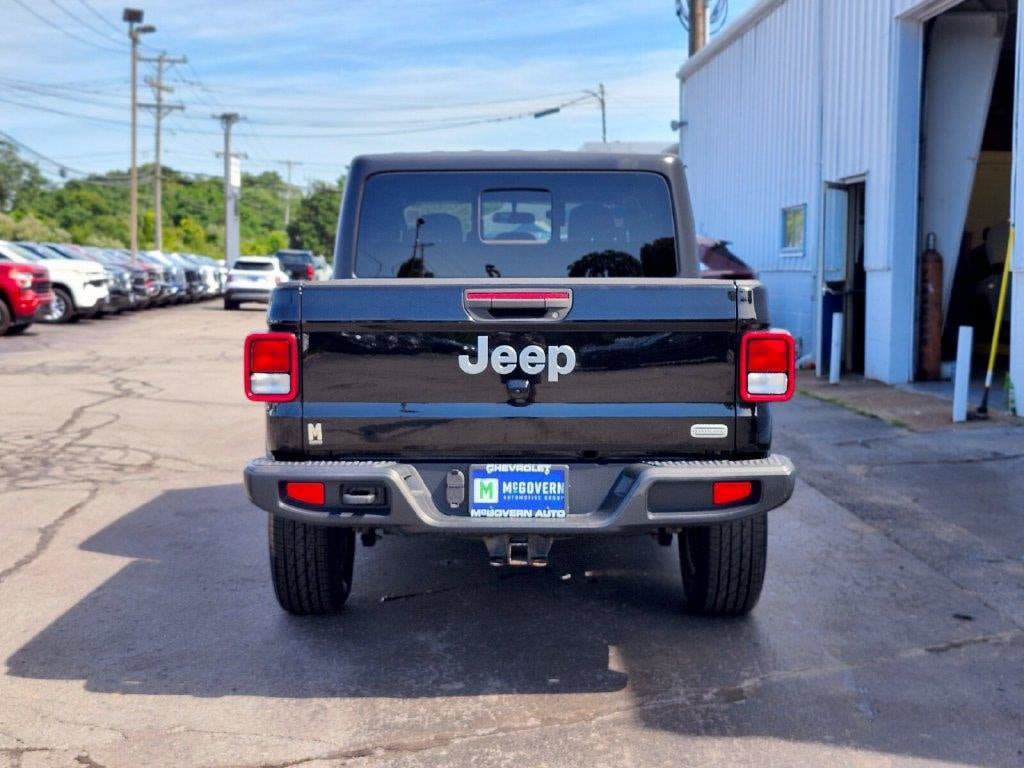 Used 2020 Jeep Gladiator Overland w/ Cold Weather Group AWD/4WD image 4
