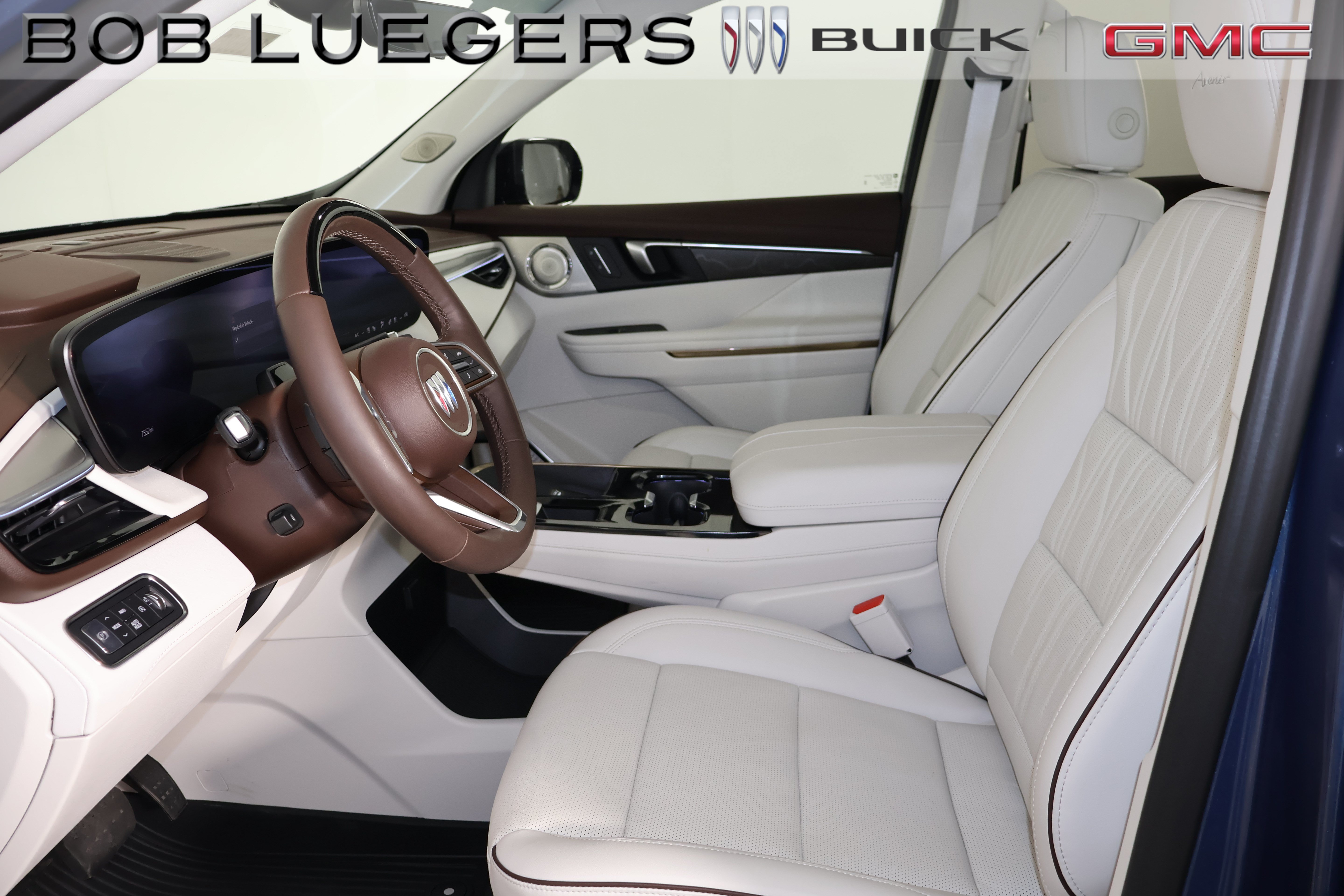 Certified 2026 Buick Enclave Avenir w/ Super Cruise Package AWD/4WD image 8