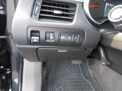 Used 2015 Chevrolet Impala LT w/ Convenience Package FWD image 29
