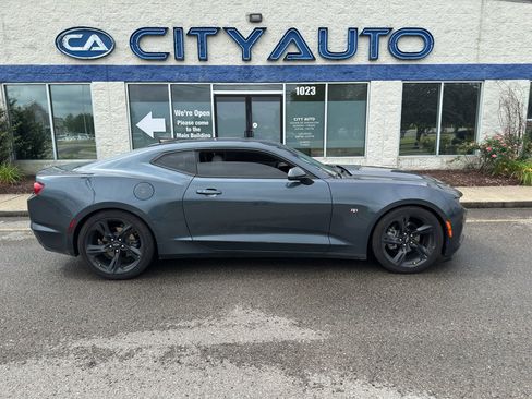 Used 2022 Chevrolet Camaro LT w/ Technology Package RWD image 3
