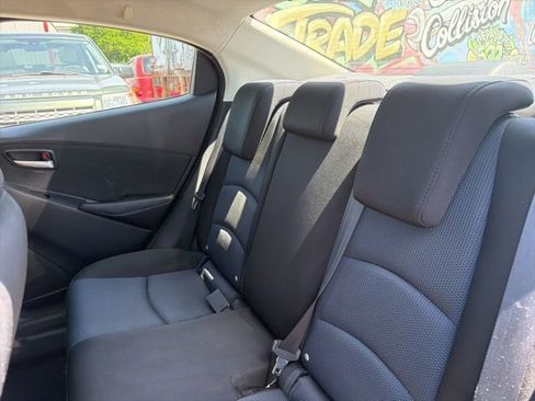 Used 2017 Toyota Yaris iA FWD image 17
