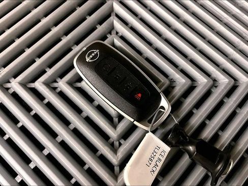 New 2026 Nissan Kicks SR w/ Cold Weather Package image 13