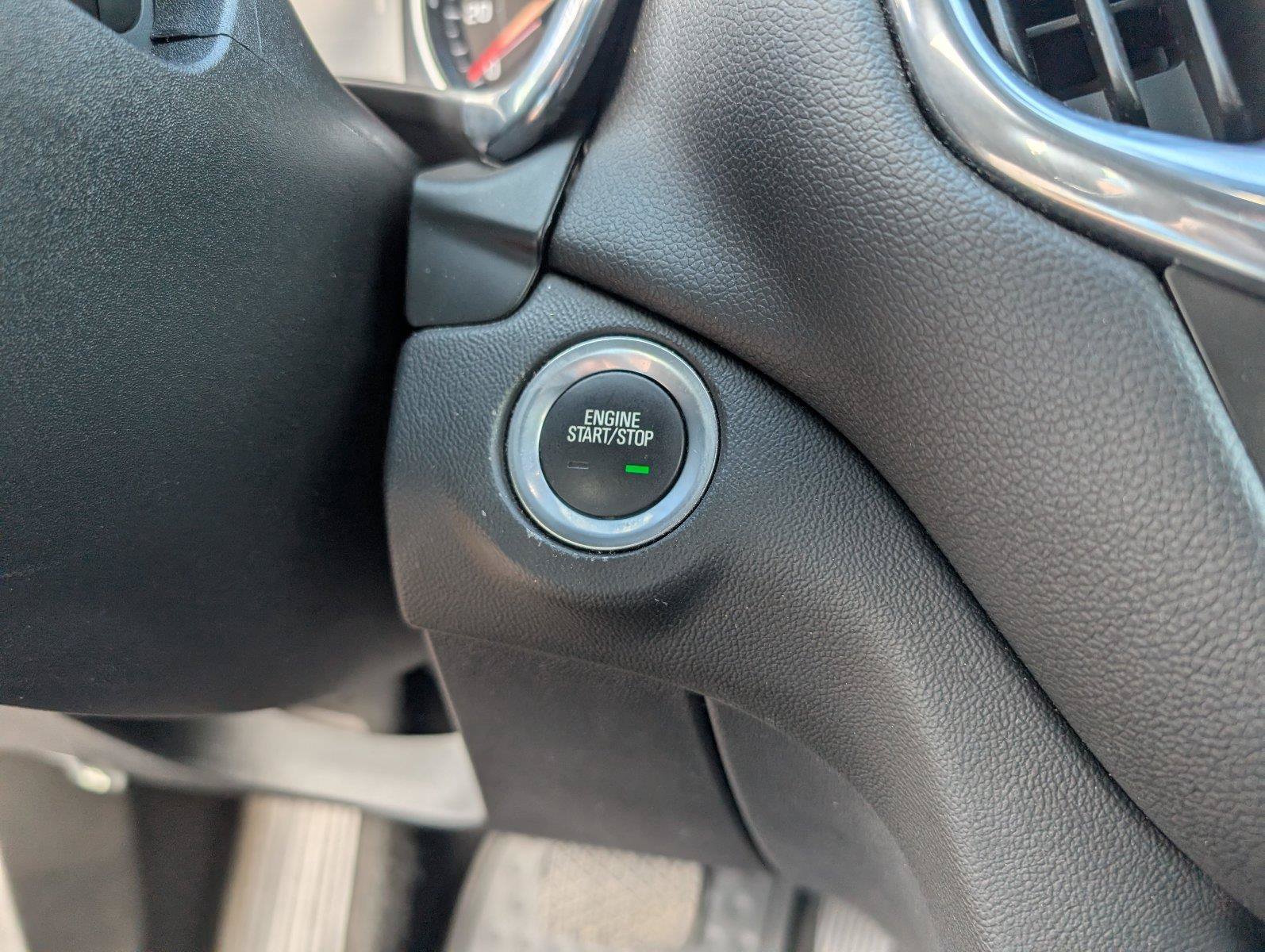 Used 2019 Chevrolet Equinox LT FWD image 22