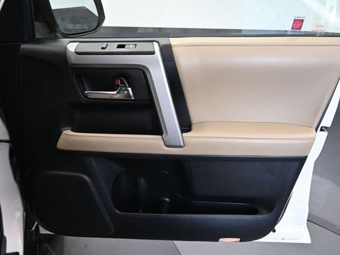 Used 2019 Toyota 4Runner SR5 image 42