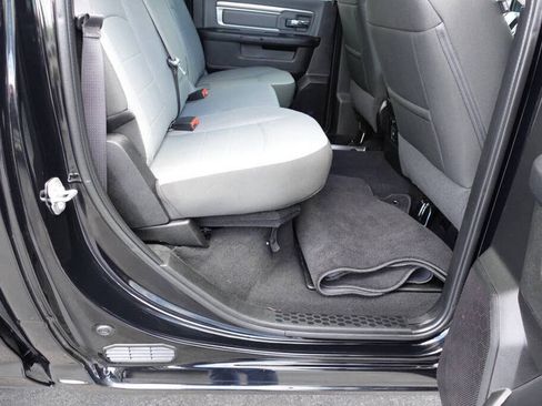 Used 2022 RAM 1500 Classic SLT w/ Electronics Convenience Group AWD/4WD image 30