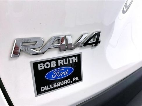 Used 2021 Toyota RAV4 LE AWD/4WD image 13