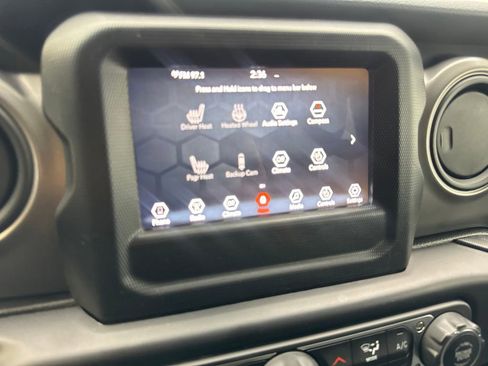 Used 2023 Jeep Wrangler Sport AWD/4WD image 57