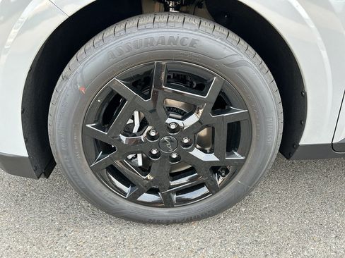 New 2027 Kia Carnival SX w/ Dark Edition Package FWD image 9
