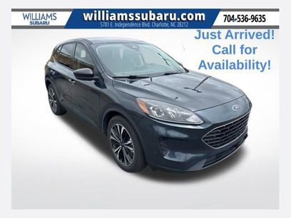 Used 2022 Ford Escape SE w/ SE Sport Appearance Package