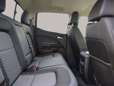 Used 2021 Chevrolet Colorado Z71 w/ Z71 Midnight Edition image 28