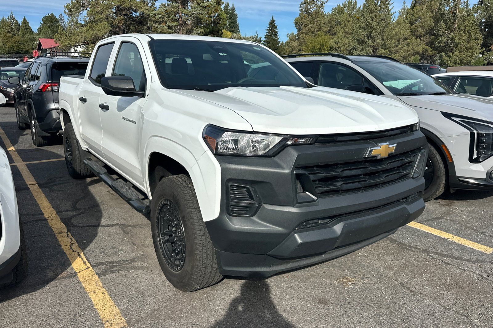 Used 2024 Chevrolet Colorado W/T w/ WT Convenience Package II RWD image 2