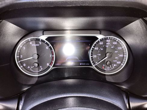 Used 2024 Nissan Sentra SV image 15