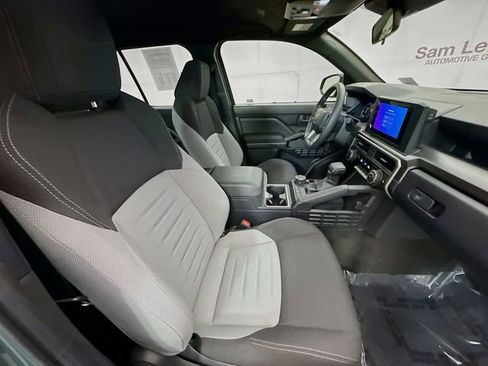 Used 2025 Toyota 4Runner 4WD image 29
