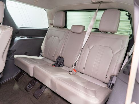 Used 2019 Ford Expedition Limited RWD image 35
