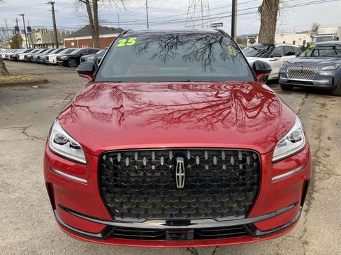 New 2025 Lincoln Corsair Reserve w/ Equipment Group 202A image 12