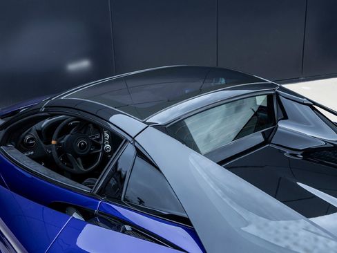 Used 2022 McLaren 765LT image 21