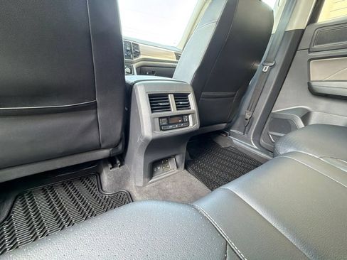 Used 2023 Volkswagen Atlas SEL AWD/4WD image 38