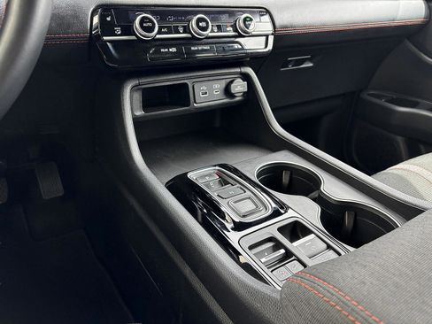 Certified 2023 Honda Pilot Sport image 25