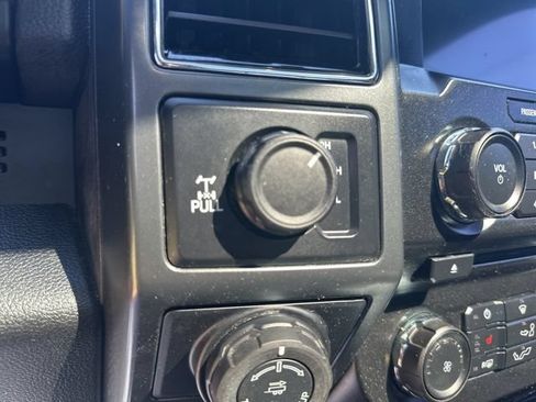 Used 2018 Ford F150 XLT w/ Equipment Group 302A Luxury AWD/4WD image 22