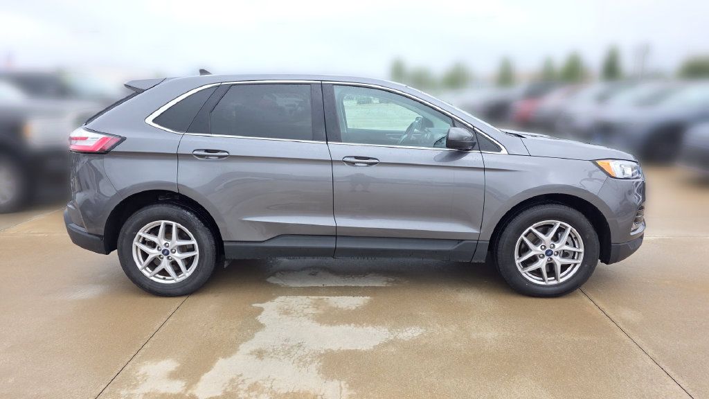 Used 2022 Ford Edge SEL w/ Convenience Package AWD/4WD image 6