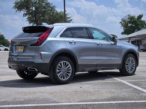 Used 2025 Cadillac XT4 Premium Luxury FWD image 3