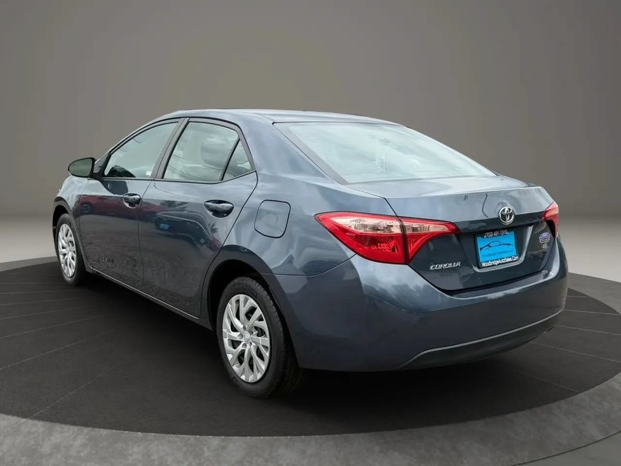 Used 2017 Toyota Corolla LE w/ Carpet Mat Package (TMS) FWD image 6