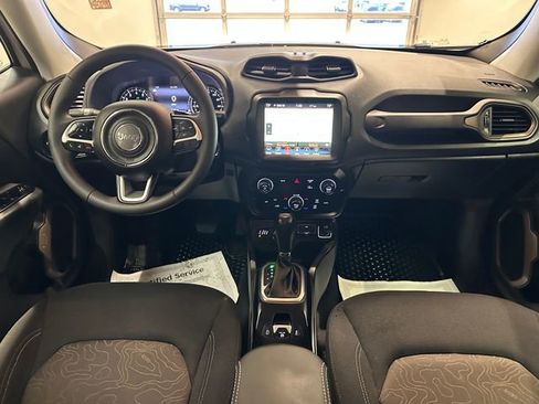 Used 2023 Jeep Renegade Latitude AWD/4WD image 9