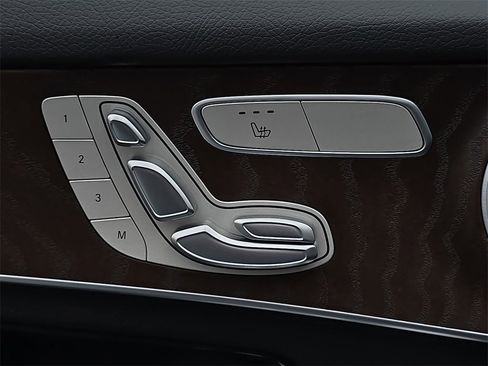 Used 2019 Mercedes-Benz GLC 300 4MATIC image 33