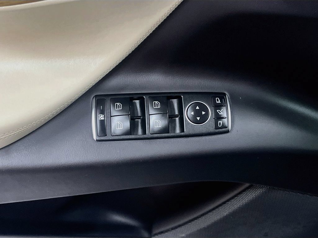 Used 2019 Tesla Model X AWD/4WD image 17