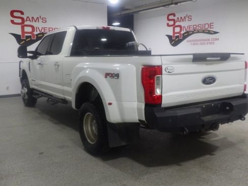 Used 2019 Ford F350 XLT w/ XLT Premium Package AWD/4WD image 2