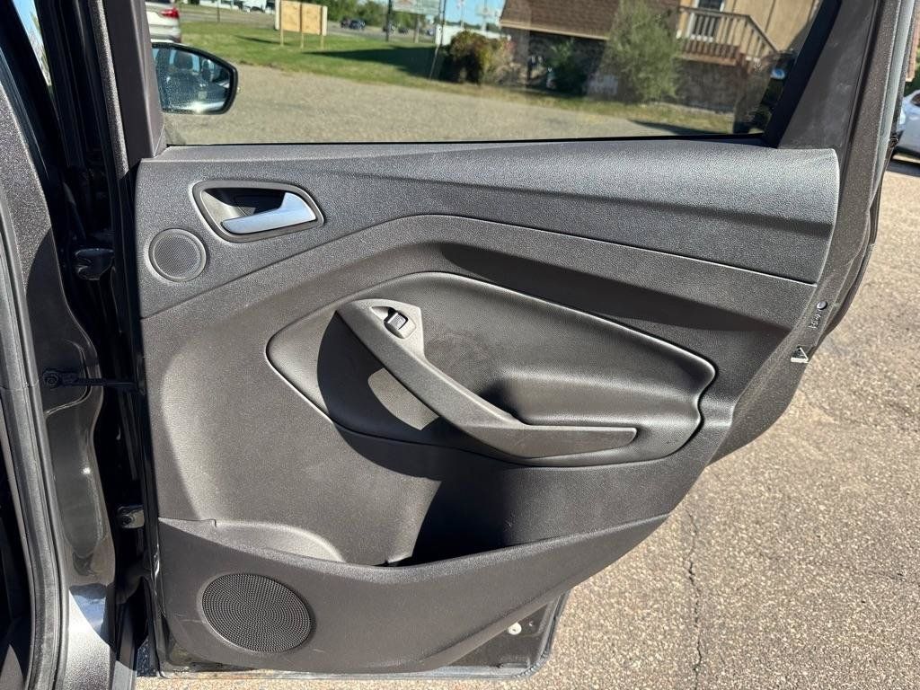 Used 2016 Ford Escape Titanium AWD/4WD image 25