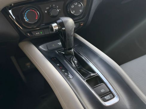 Used 2019 Honda HR-V LX image 28