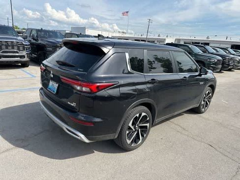 Used 2025 Mitsubishi Outlander SE AWD/4WD image 23