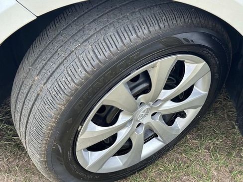 Used 2024 Toyota Corolla LE FWD image 13